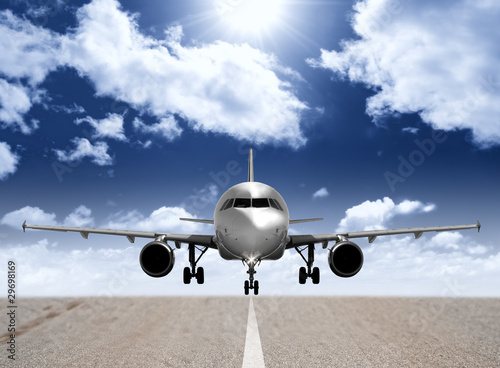 Foto: Airplane in the runway Airplane in the runway