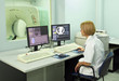 Foto: Radiologist in control room Radiologist in control room