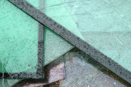 Foto: Regentropfen auf Glasscheibe Regentropfen auf Glasscheibe