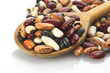 Fagioli sul cucchiaio close up