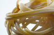 gros plan sur des pâtes alimentaires tagliatelles