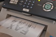 Faxgerät im Büro empfängt eine Nachricht