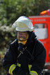 Foto: Feuerwehrmann mit Atemschutz Feuerwehrmann mit Atemschutz