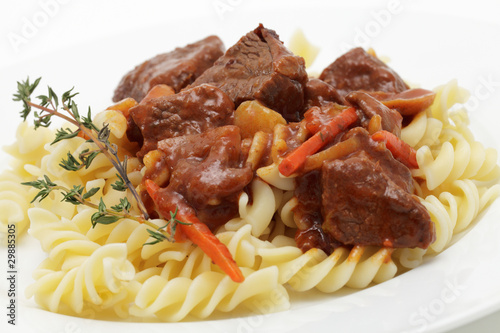 Foto: Rindergulasch mit Nudeln Rindergulasch mit Nudeln