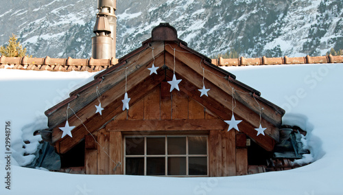 Foto: Roof of a chalet in the mountains Roof of a chalet in the mountains
