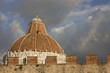 Pisa - cupola Battistero e mura cittadine Pisa - cupola Battistero e mura cittadine