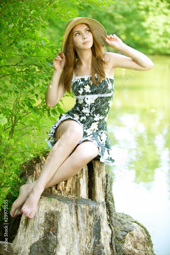 Photo: beautiful young woman beautiful young woman