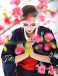 Foto: Artistic portrait of japan geisha woman with creative make-up ne Artistic portrait of japan geisha woman with creative make-up ne