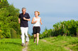Älteres Paar beim Joggen