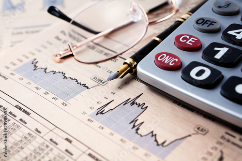 Photo: objetos de negocios y finanzas objetos de negocios y finanzas