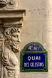 Paris , le marais plaque de rue et bas-relief Paris , le marais plaque de rue et bas-relief