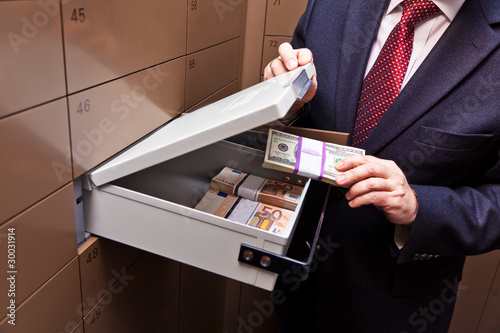 Photo: Schließfach in einem Bank Tresor Schließfach in einem Bank Tresor