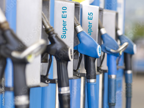 Foto: Tanken mit Biokraftstoff E10 Tanken mit Biokraftstoff E10