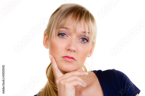 Photo: junge frau mit nachdenklichem blick junge frau mit nachdenklichem blick