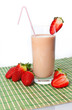 Foto: Trinkjoghurt Erdbeere , Erdbeershake im Glas und Erdbeeren Trinkjoghurt Erdbeere , Erdbeershake im Glas und Erdbeeren