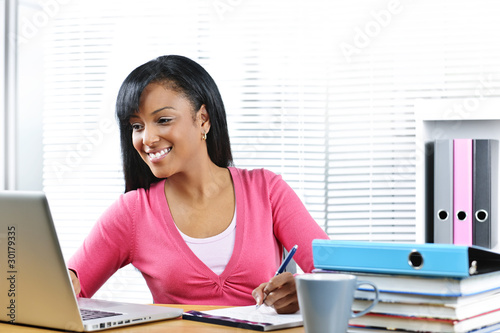 Foto: Female student studying Female student studying