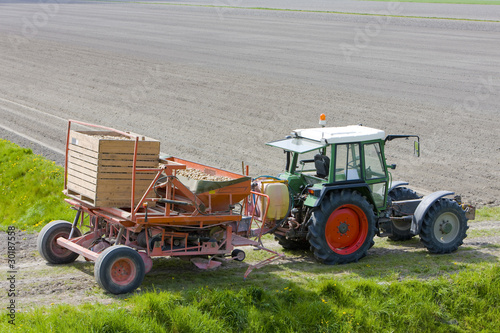 Photo: tractor on field, Netherlands tractor on field, Netherlands