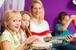 Foto: Die Familie musiziert Die Familie musiziert