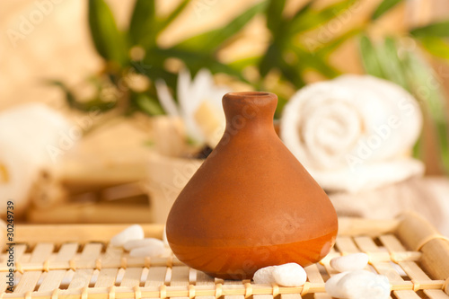 Photo: Clay pot diffuser with essentail oils Clay pot diffuser with essentail oils