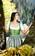 Junge Frau in der Natur_4254