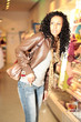 Foto: Ladendiebin im Supermarkt Ladendiebin im Supermarkt