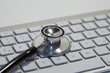 Stethoskop und Keyboard