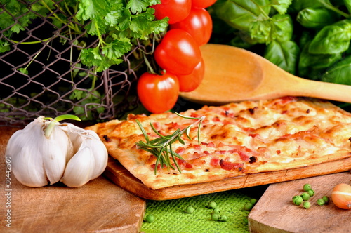Photo: Elsässer Flammkuchen Elsässer Flammkuchen