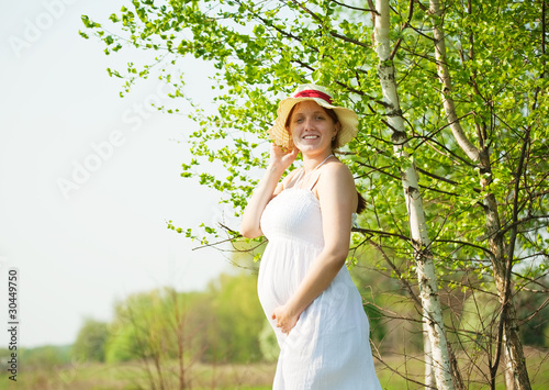 Photo: 6 months pregnant woman 6 months pregnant woman