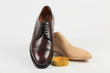 Maßschuh - Schuh mit Leisten und Maßband
