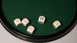 Würfelpoker: Poker mit Zehner serviert