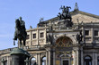 Dresden Semperoper mit Denkmal Johann