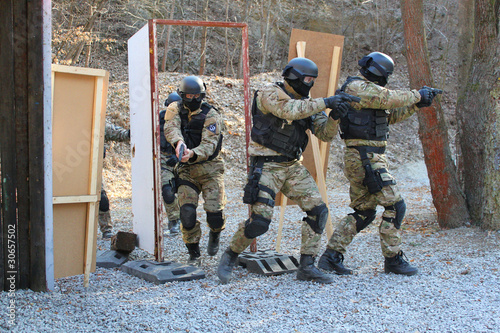 Photo: police training police training