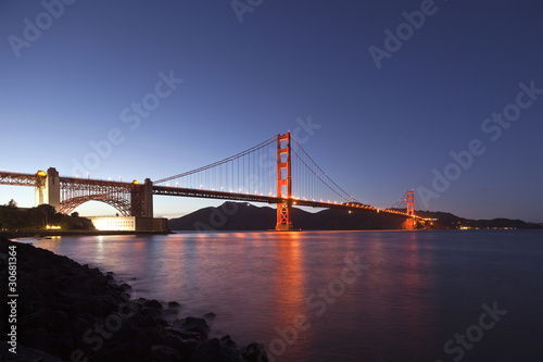 Foto: San Francisco's Golden Gate Bridge at Dusk San Francisco's Golden Gate Bridge at Dusk