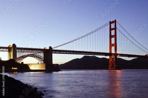 Foto: San Francisco's Golden Gate Bridge at Dusk San Francisco's Golden Gate Bridge at Dusk