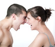 couple nez à nez riant ensemble couple nez à nez riant ensemble