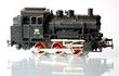 Modelleisenbahn gespiegelte Zugmaschine