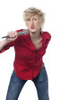 jeune femme blonde chantant au karaoke