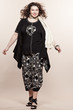 large build caucasian woman spring summer fashion