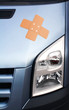 Auto mit Wundpflaster