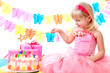 Foto: little princess and her birthday cake little princess and her birthday cake