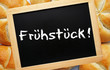 Frühstück! - Konzept mit frischen Brötchen