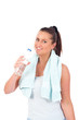 Foto: Junge Frau nach dem Sport trinkt Wasser Junge Frau nach dem Sport trinkt Wasser