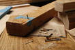 Holz mit Nägeln