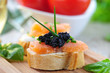 baguette mit lachs und kaviar