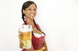 Oktoberfest Bier anprosten