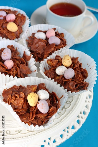 Easter+crispy+cakes