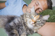 Photo: Hombre Con Gato Hombre Con Gato