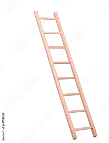 Foto: Sideview of a wooden inclined ladder Sideview of a wooden inclined ladder