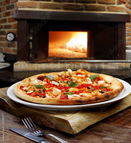 Photo: pizza seafood pizza seafood