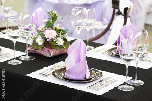 Foto: close-up catering table set close-up catering table set